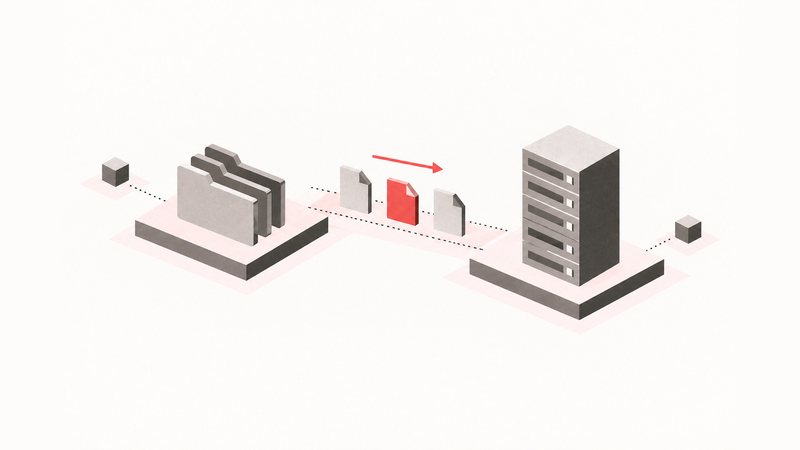 Archivos viajando por un puente entre una carpeta del computador y una torre de servidor